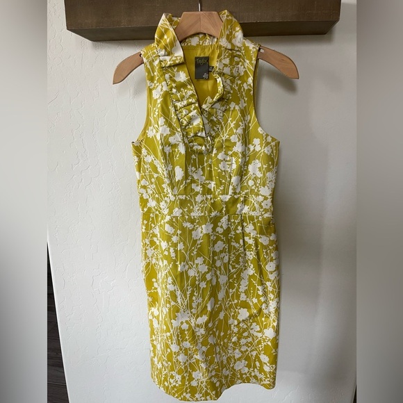 Taylor| Floral Dress in Bright Neon Tone, Size 4•••Perfect for Spring! - Picture 16 of 16